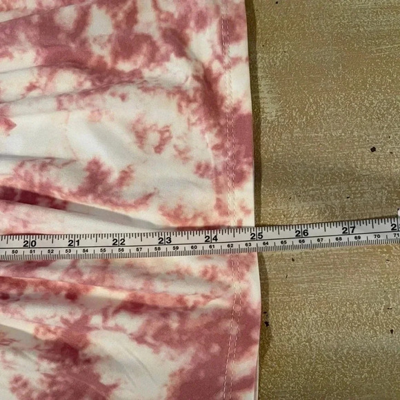 MOD Lucive NWT’s. Pink/white tie dye wrap top. - Picture 8 of 9